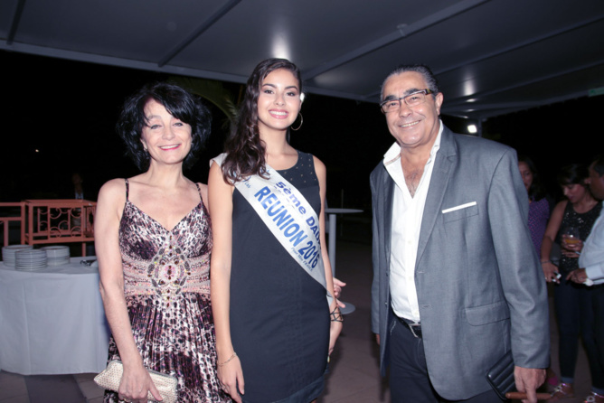 Ambre N'guyen avec Cathy Fouchet et Thierry Rossi, dirigeants de la discothèque Le First Ambre N'guyen avec Cathy Fouchet et Thierry Rossi, dirigeants de la discothèque Le First