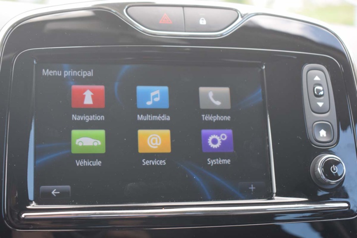 Ecran tactile central avec toutes les fonctions Ecran tactile central avec toutes les fonctions