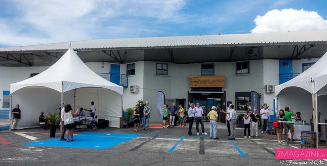 Poissonnerie fine au Port: produits de la mer en direct!