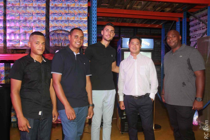 L’équipe commerciael de Grand Sud Productions avec un client export