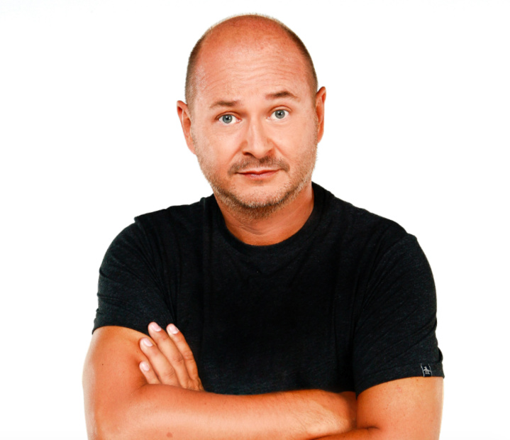 Cauet et son équipe débarquent à La Réunion Cauet et son équipe débarquent à La Réunion