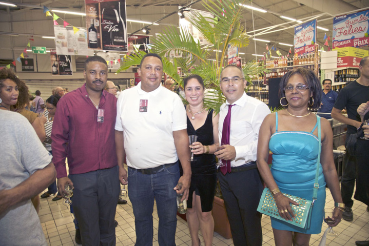 TTP avec quelques employés du magasin TTP avec quelques employés du magasin