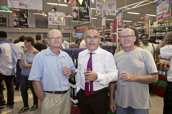 Le directeur et Mr Payet Leide, et Herman Le directeur et Mr Payet Leide, et Herman