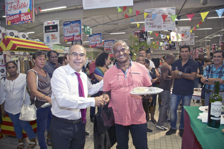 Un plateau de fromage et du vin pour Mr Barbin Un plateau de fromage et du vin pour Mr Barbin