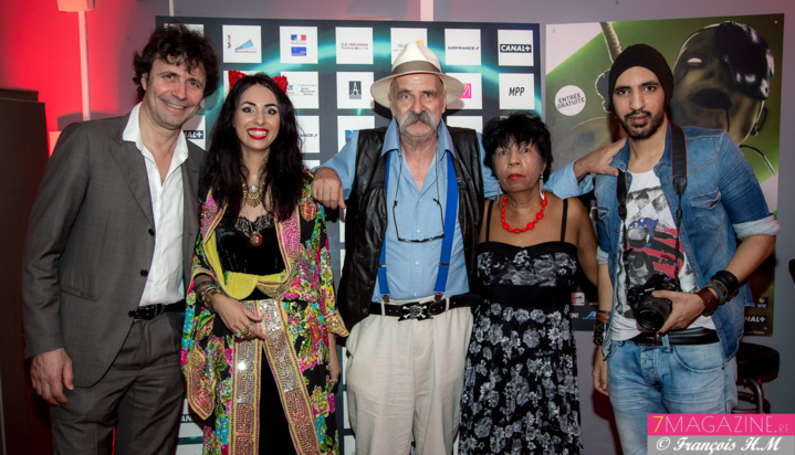 Christophe Carrière avec la famille Mengin au complet: Aurélia, Vincent, Roselyne et Pablo Christophe Carrière avec la famille Mengin au complet: Aurélia, Vincent, Roselyne et Pablo