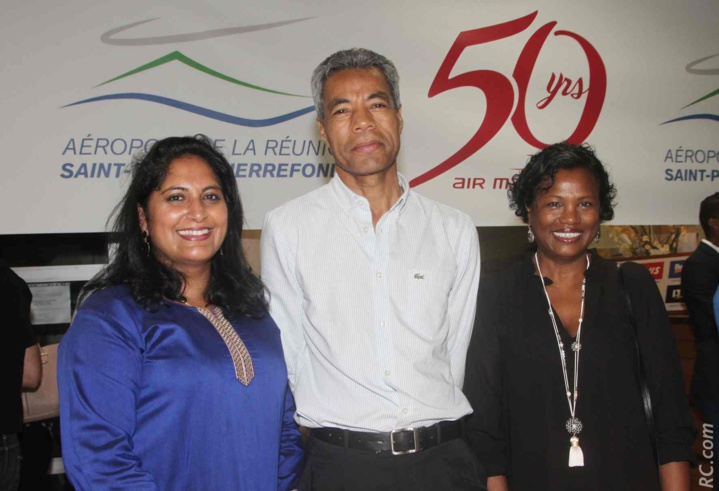 Hermann Rifosta, adjoint au maire de Saint-Pierre, et des invitées Hermann Rifosta, adjoint au maire de Saint-Pierre, et des invitées