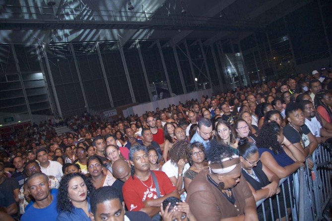 Une salle pleine à craquer! Une salle pleine à craquer!