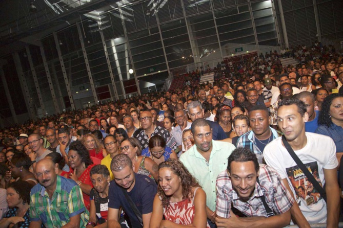 Ambiance de folie pour les 25 ans de Cassiya! Ambiance de folie pour les 25 ans de Cassiya!