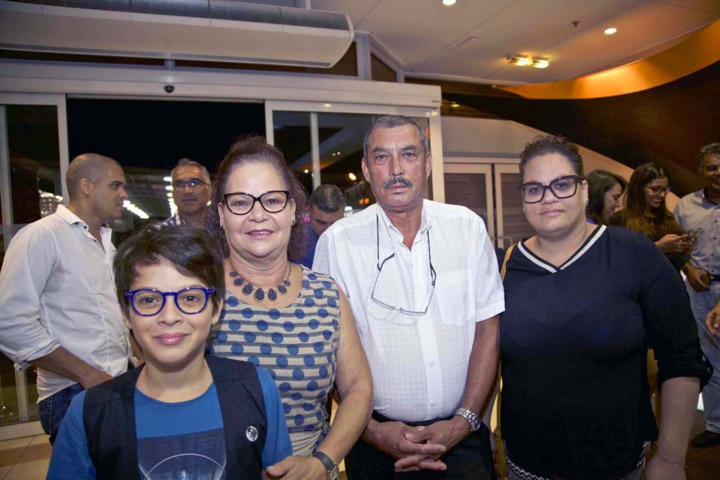 La famille Clain: Nathan, Claude, Paris et Carole La famille Clain: Nathan, Claude, Paris et Carole