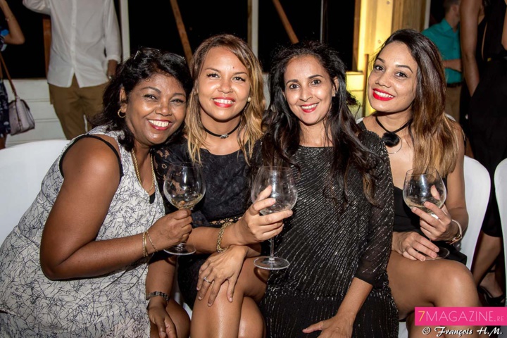 Laurence et Ophélie de Lo Vip Institut avec Amida Hussein Laurence et Ophélie de Lo Vip Institut avec Amida Hussein