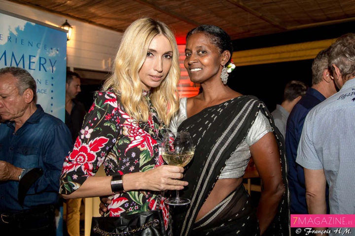 Elena Iv-skaya, photographe, et Sabey Elena Iv-skaya, photographe, et Sabey