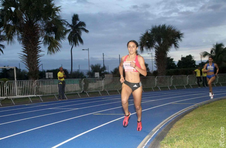Coranne Gazeau s’est facilement imposée sur le 800m. Une vraie petite bombe sur cette distance. Coranne Gazeau s’est facilement imposée sur le 800m. Une vraie petite bombe sur cette distance.