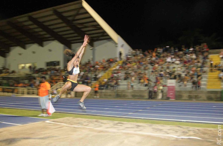 Bel envol de Darlène Mazeau à la longueur Bel envol de Darlène Mazeau à la longueur