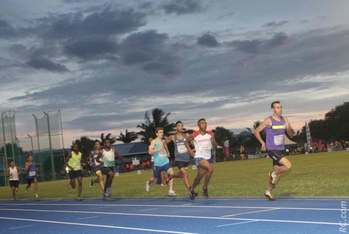 Vincent Hoarau en pôle position sur le 1500m Vincent Hoarau en pôle position sur le 1500m