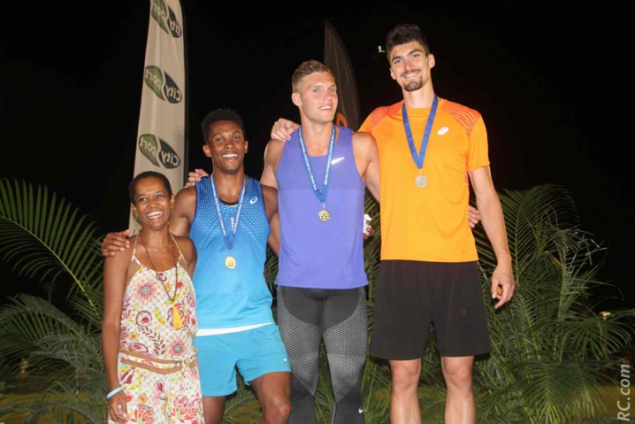 Odile Singa avec les trois premiers de la hauteur remportée par Kevin Meyer Odile Singa avec les trois premiers de la hauteur remportée par Kevin Meyer