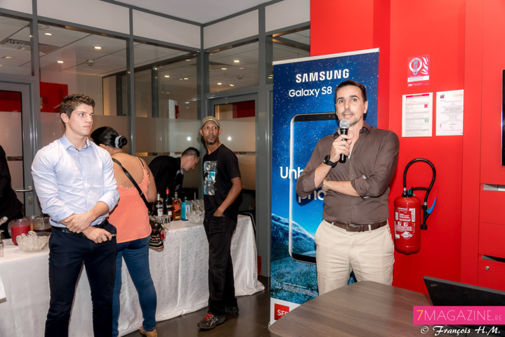 Au micro, Arnaud Serron, chef de produits terminaux, a effectué la présentation du nouveau mobile Au micro, Arnaud Serron, chef de produits terminaux, a effectué la présentation du nouveau mobile