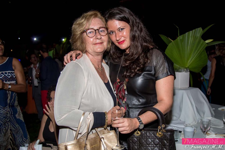 Des invitées de la soirée Des invitées de la soirée