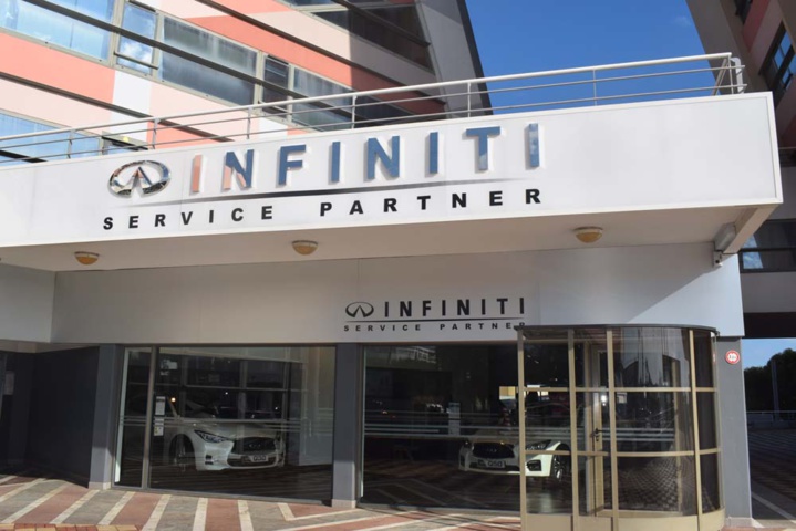 Le showroom est situé an rez-de-chaussée du Centre Cadjee à Sainte-Clotilde