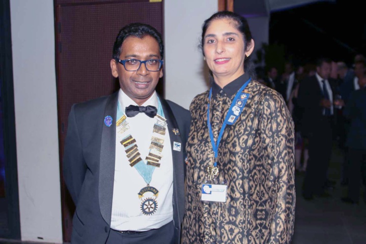 Dominique Pota, et Shelly Oukabay de Madagascar, Gouverneur élue pour 2018/2019 Dominique Pota, et Shelly Oukabay de Madagascar, Gouverneur élue pour 2018/2019