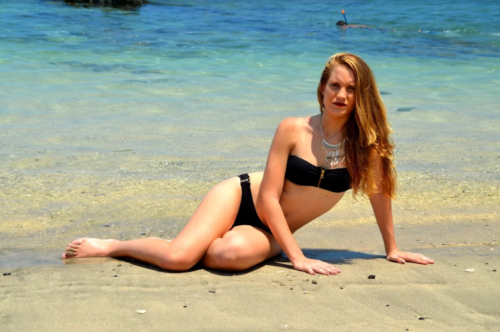 Kathy : elle rêve de porter l’uniforme ! Kathy : elle rêve de porter l’uniforme !