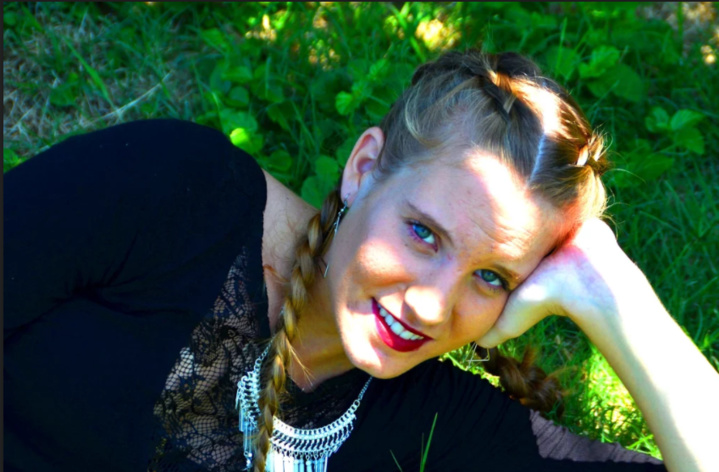 Kathy : elle rêve de porter l’uniforme ! Kathy : elle rêve de porter l’uniforme !