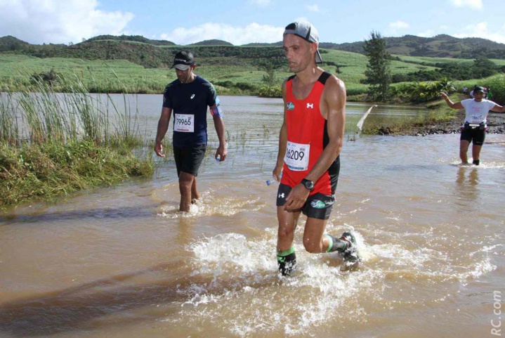 La traversée de la Rivière pour Didier Barret du Team City-Sport, 3ème des 35 km La traversée de la Rivière pour Didier Barret du Team City-Sport, 3ème des 35 km