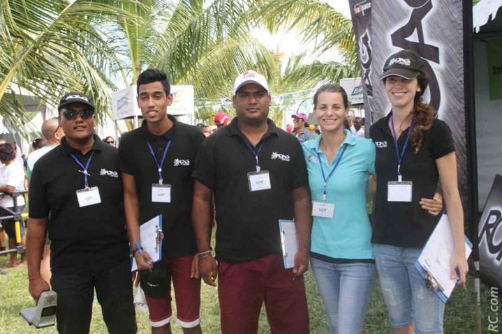 Nicole et ses collaborateurs de ROAG Nicole et ses collaborateurs de ROAG