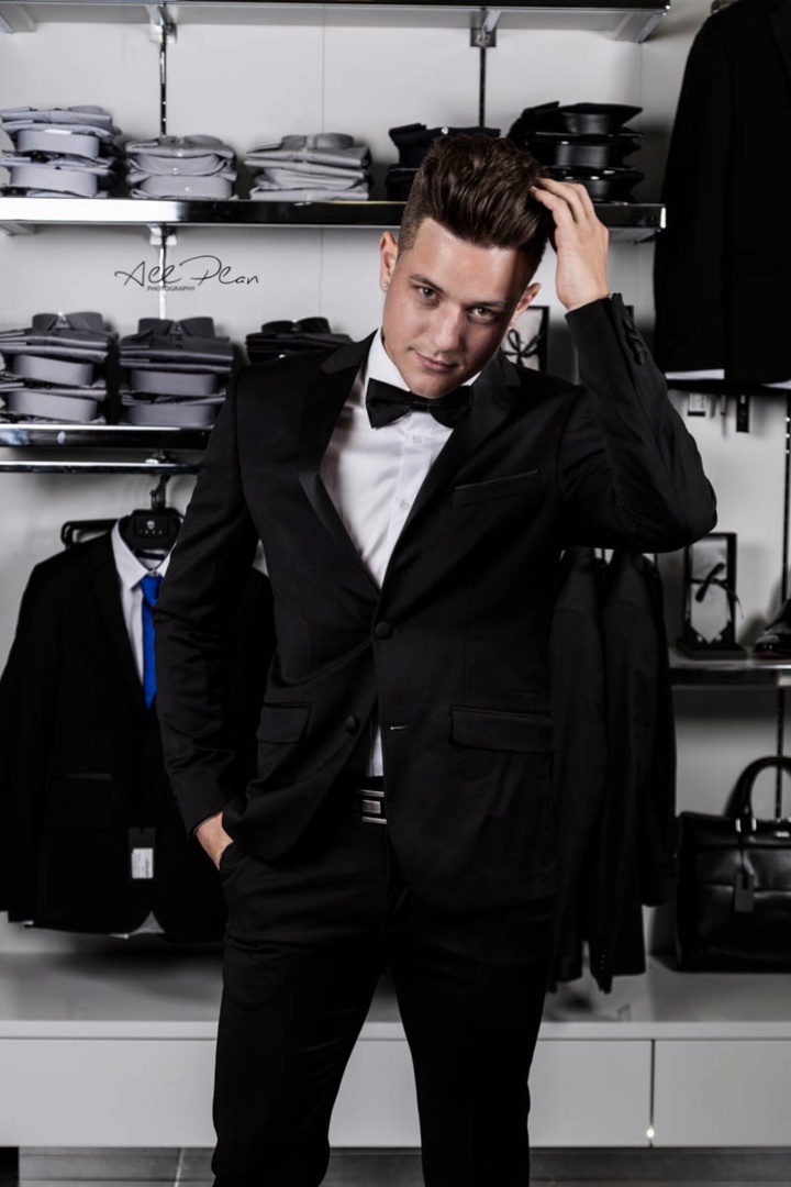 Cédric Dijoux : il a gagné Model Elégance Réunion 2015 Cédric Dijoux : il a gagné Model Elégance Réunion 2015