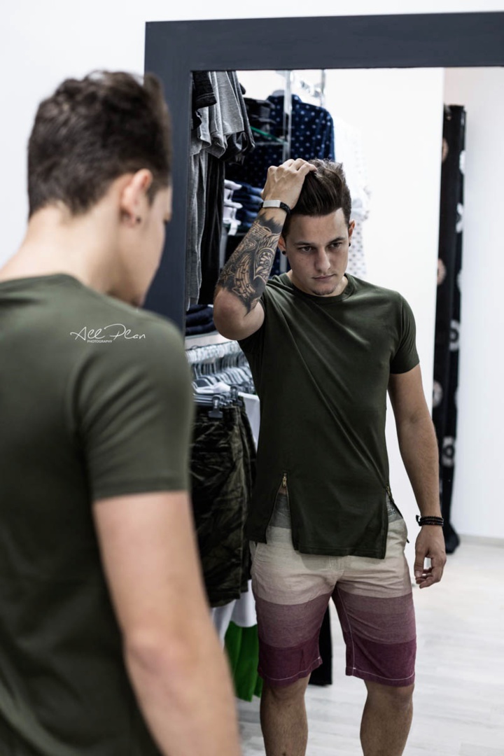 Cédric Dijoux : il a gagné Model Elégance Réunion 2015 Cédric Dijoux : il a gagné Model Elégance Réunion 2015