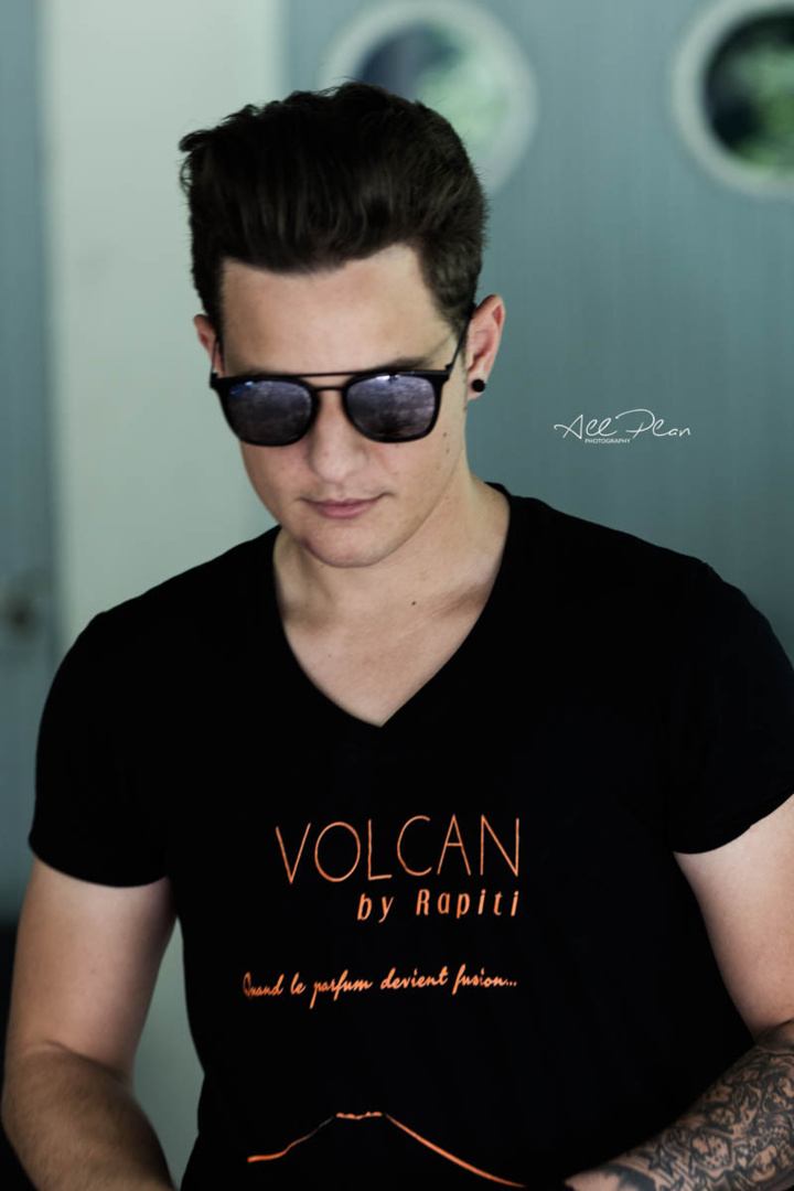 Cédric Dijoux : il a gagné Model Elégance Réunion 2015 Cédric Dijoux : il a gagné Model Elégance Réunion 2015