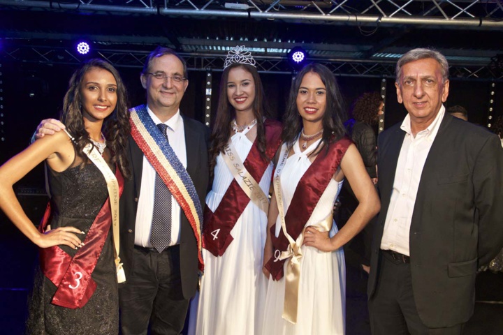 Avec le maire Stéphane Fouassin, et Aziz Patel, président du jury Avec le maire Stéphane Fouassin, et Aziz Patel, président du jury