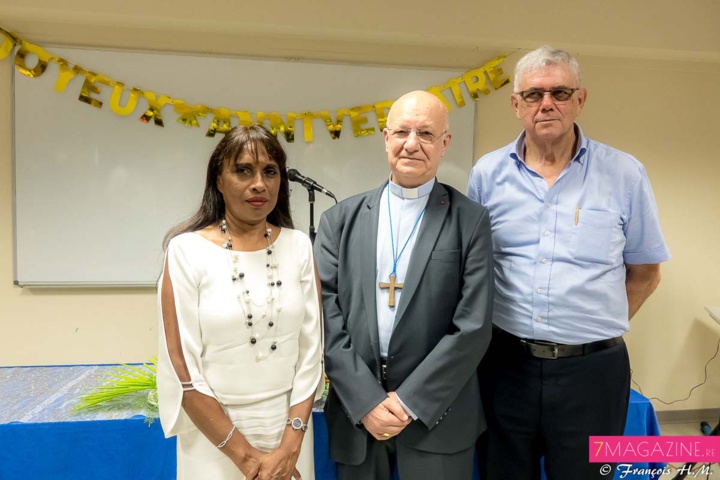 Gilbert Aubry entre les deux organisateurs de la soirée-surprise, Ida Camalon et Raymond Lauret Gilbert Aubry entre les deux organisateurs de la soirée-surprise, Ida Camalon et Raymond Lauret
