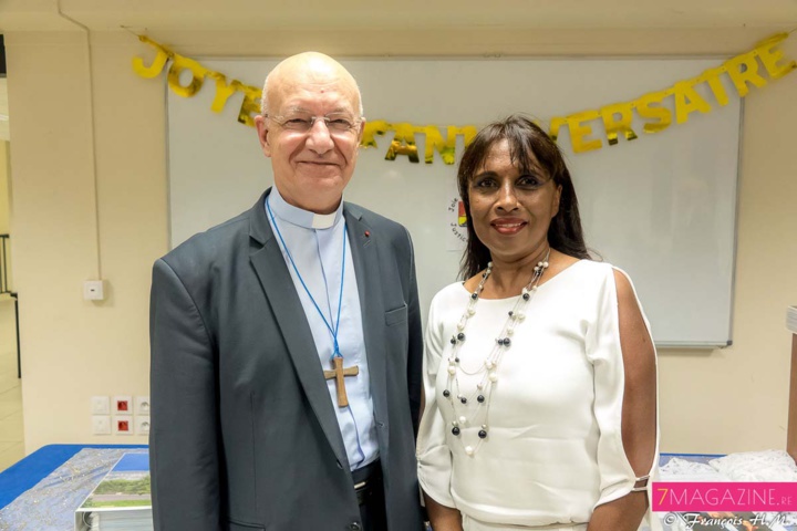 L'évêque de La Réunion avec la directrice de l'UCO