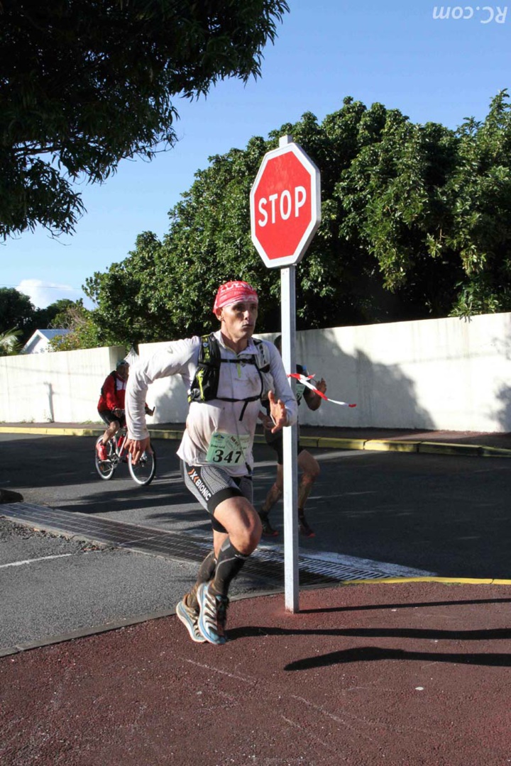Stop ? Non, «met' encore l'apassez...» Stop ? Non, «met' encore l'apassez...»