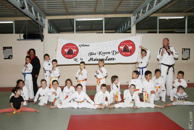 La section des jeunes pousses sous la bannière du TDK du 17ème Km La section des jeunes pousses sous la bannière du TDK du 17ème Km