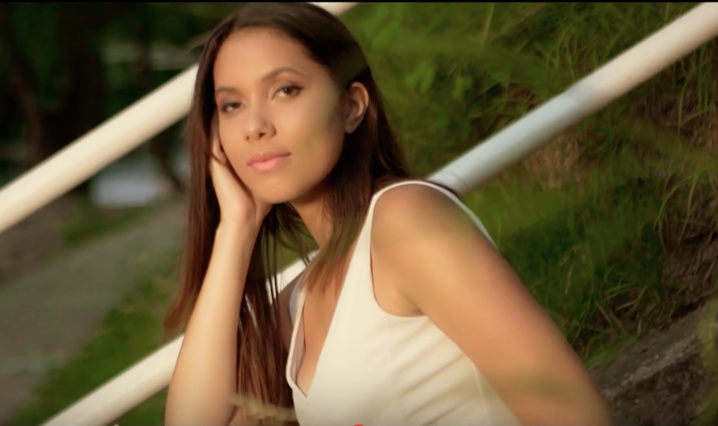 Thaïs a du mal à croire les garçons... Thaïs a du mal à croire les garçons...