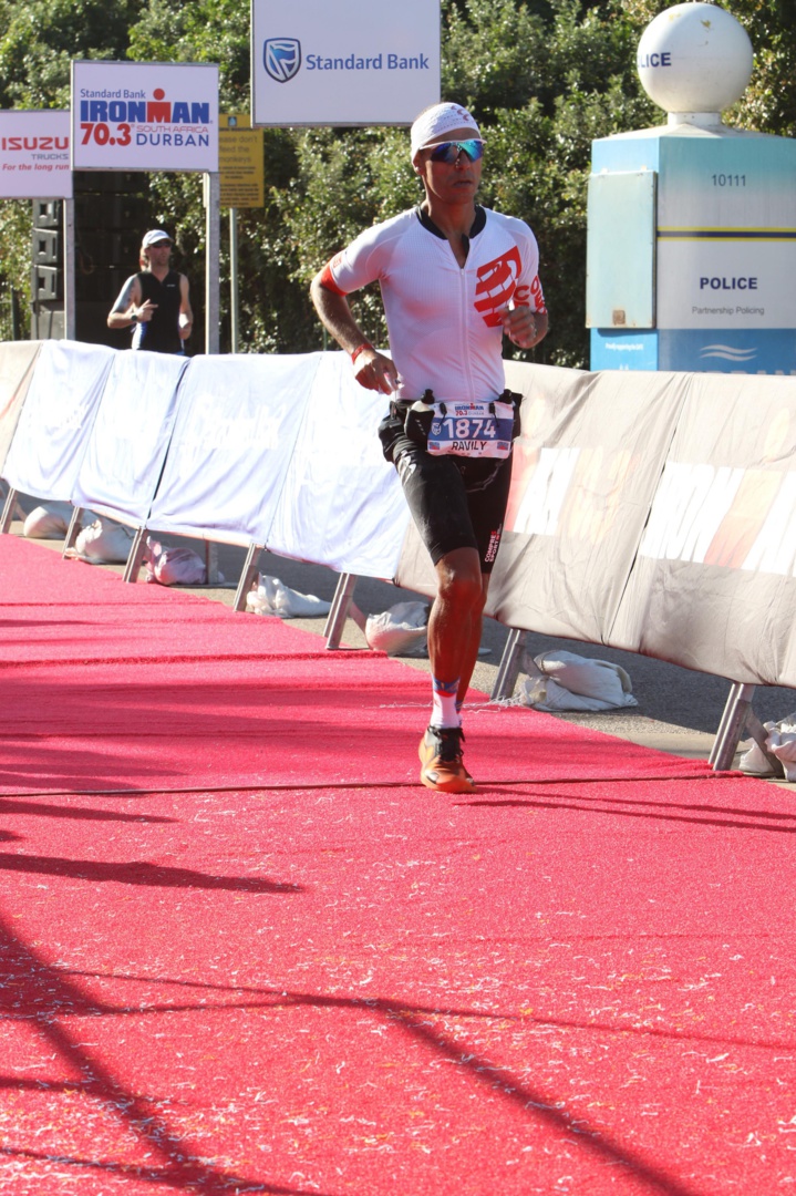 Dominique Ravily à quelques encâblures de l'arrivée... Dominique Ravily à quelques encâblures de l'arrivée...