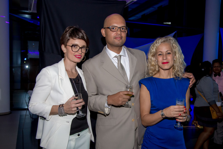 Marie Pourbaix (à droite), déléguée marketing Leal Réunion, et des invités Marie Pourbaix (à droite), déléguée marketing Leal Réunion, et des invités