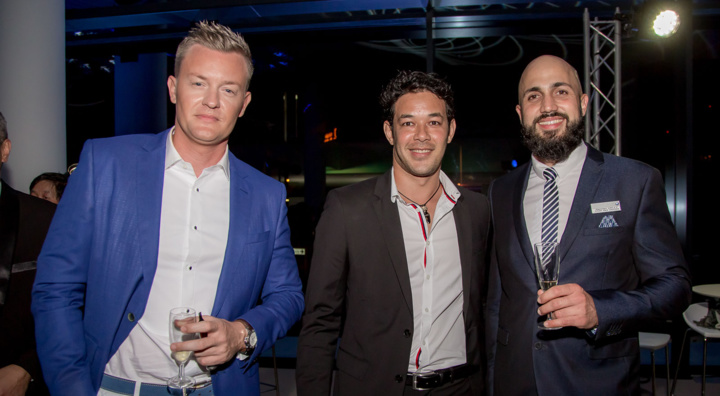 Damien Vally (à droite), chef des ventes Leal Réunion, et des invités Damien Vally (à droite), chef des ventes Leal Réunion, et des invités