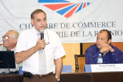 Serge Castel, président de la Chambre de Commerce et d’Inustrie de Mayotte, François Perrin, Directeur des Services Economiques de la chambre de Commerce et d’Industrie de Mayotte et Pascal Plante, Président de la Commission Mobilité et développe