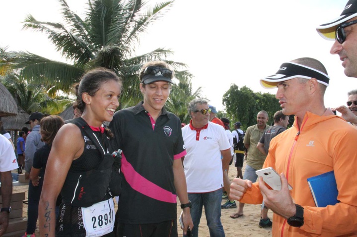 Marie Perrier félicitée sur la ligne d’arrivée