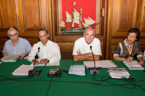 Jean-Yves Rochoux, président de l’atelier 1, Gérard Rangama, Rapporteur de l’atelier 7, Paul Girot de Langlade, Préfet, responsable de projet pour l’organisation des Etats Généraux à La Réunion et Françoise Vergès, rapporteur général nati