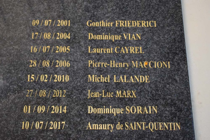 Son nom est déjà gravé dans le marbre à la Préfecture de La Réunion Son nom est déjà gravé dans le marbre à la Préfecture de La Réunion