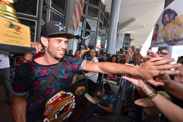 Le Réunionnais Cédric Desruisseaux champion du monde de Muai thaï Le Réunionnais Cédric Desruisseaux champion du monde de Muai thaï