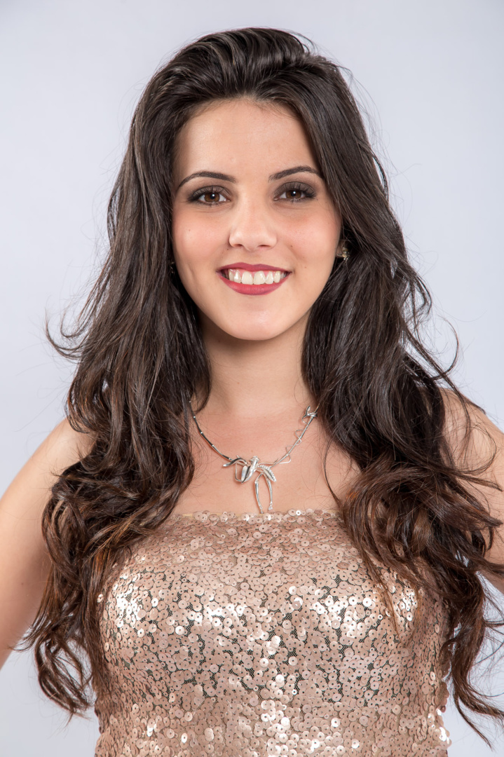 Naomie Bravin, 19 ans, 1,70m - Saint Pierre Naomie Bravin, 19 ans, 1,70m - Saint Pierre