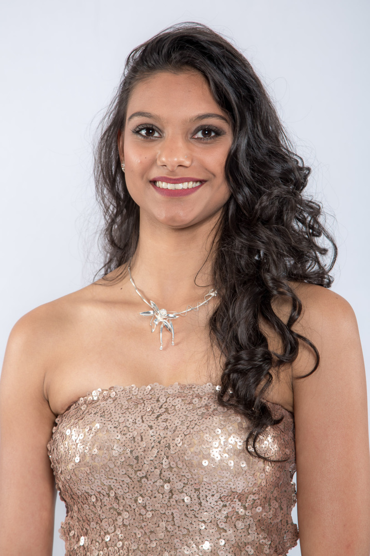 Tessa Cocotier, 19 ans, 1,77m - Saint Benoît Tessa Cocotier, 19 ans, 1,77m - Saint Benoît