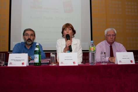 Eric Wullai, PDG CBo Territoria, Véronique Ozil, directrice SHLMR, et Jean Chatel, président SHLMR, réunis pour finaliser leur accord-cadre d’une durée de 4 ans.