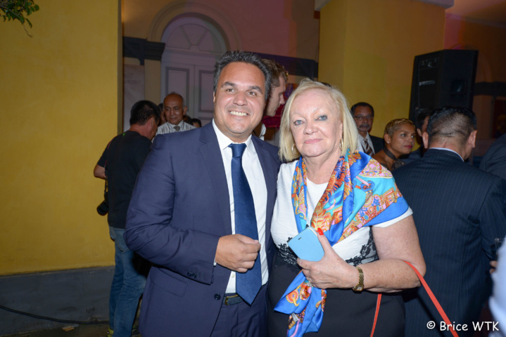 Au revoir Madame la Consule de Chine Au revoir Madame la Consule de Chine