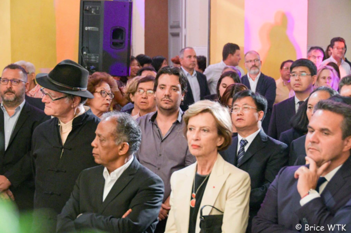 Au revoir Madame la Consule de Chine Au revoir Madame la Consule de Chine