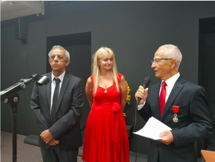 Raoul Lucas en compagnie de sa femme, pendant le discours de présentation du général Yvon Lucas Raoul Lucas en compagnie de sa femme, pendant le discours de présentation du général Yvon Lucas